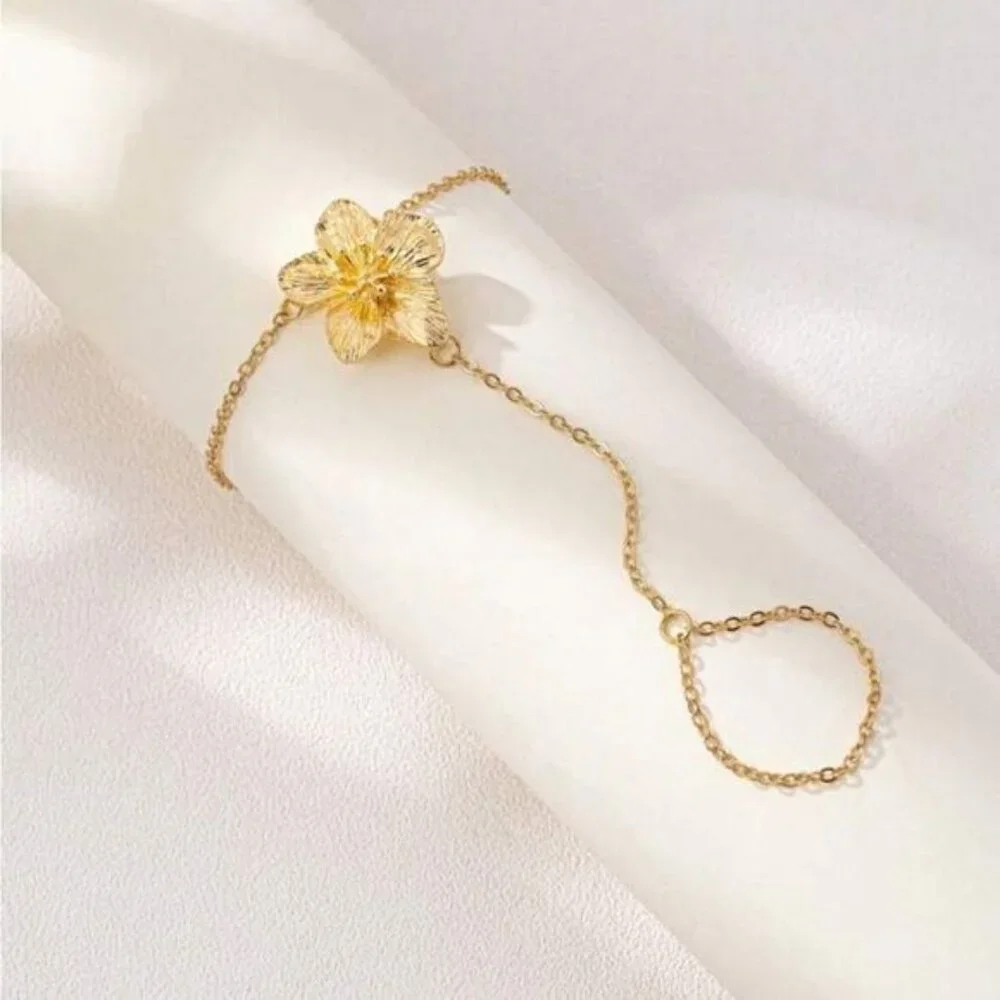 Flower Hand Chain Bracelet S879 - Picture 2 of 5